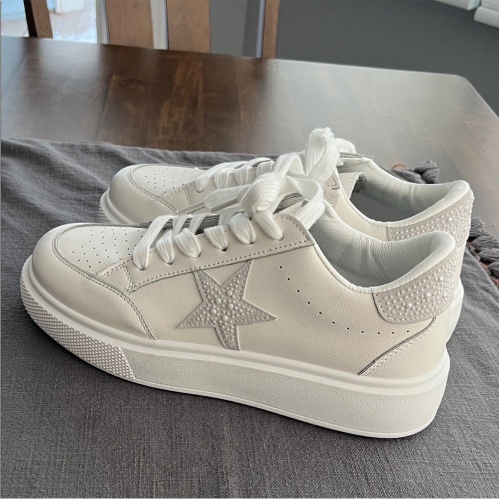 Vintage Havana White Sneakers